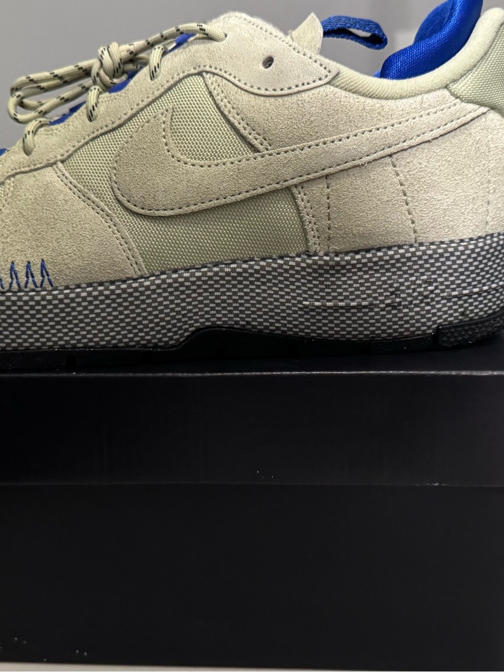 Nike Men’s Cream/Tan Sneakers with Blue Details - Air Force 1 Wild - Picture 2 of 5